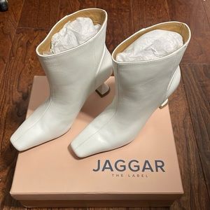 NIB Jaguar White Kitten Heel Boots